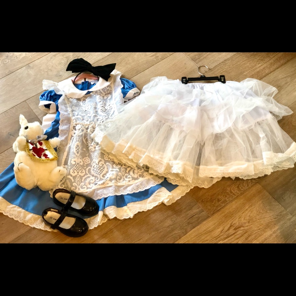 Girls 6-8, Alice in Wonderland costume and shoes